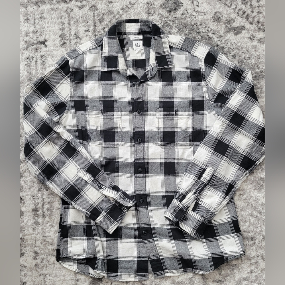 GAP Plaid Flannel Button Down Shirt